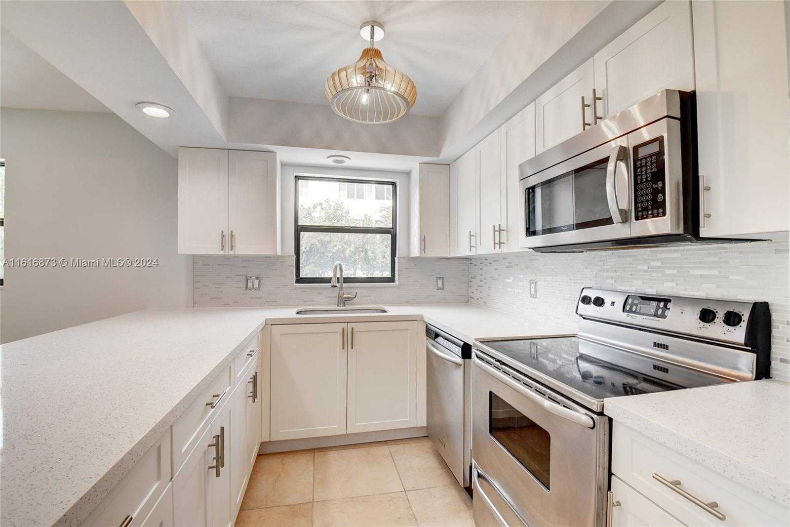 Small Image of 520 ORTON AVE #201, 204, 403, Fort Lauderdale Number 7