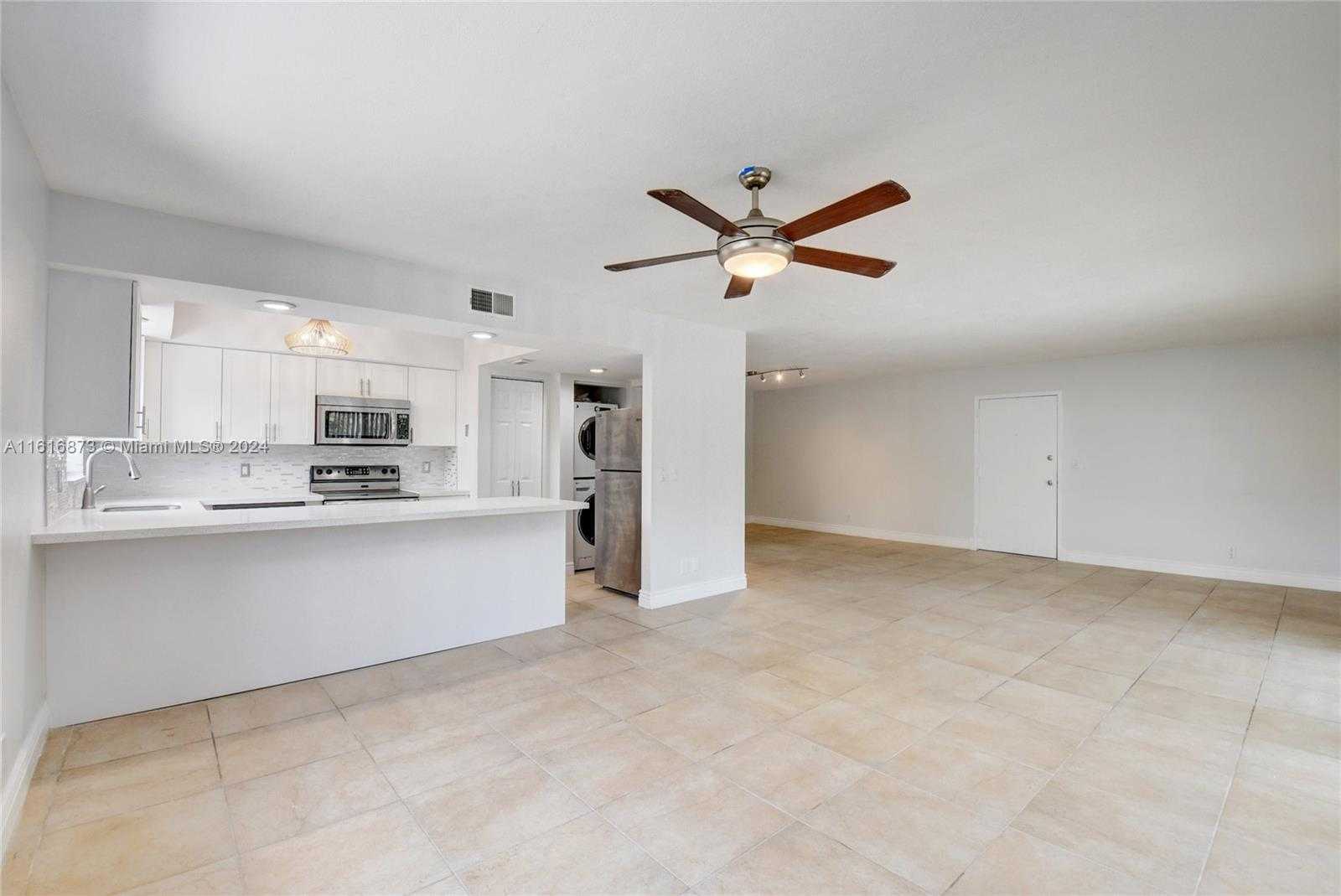 Small Image of 520 ORTON AVE #201, 204, 403, Fort Lauderdale Number 8