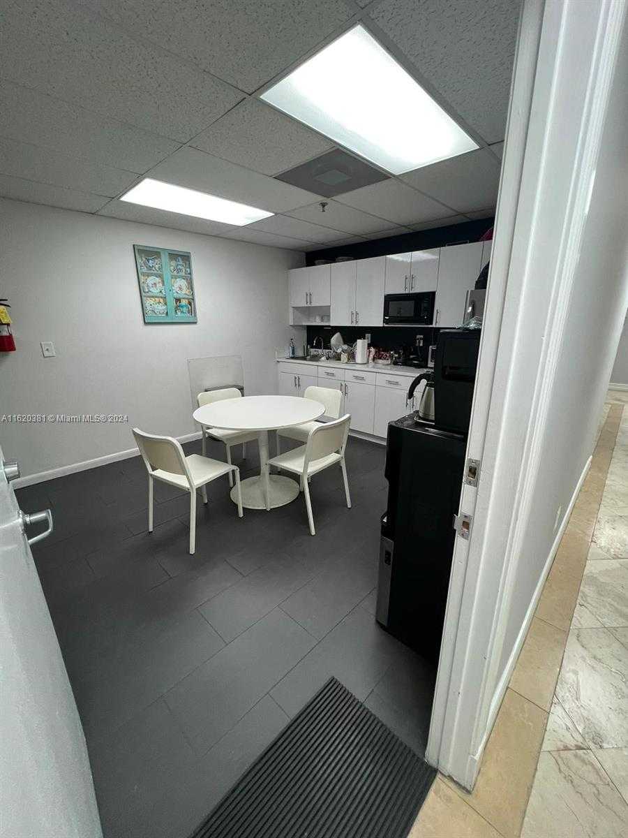 Small Image of 8299 NORTH WEST 30TH TER, Doral Number 12