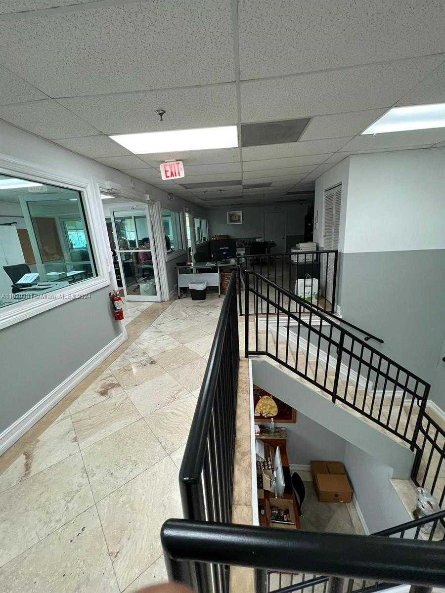 Small Image of 8299 NORTH WEST 30TH TER, Doral Number 14