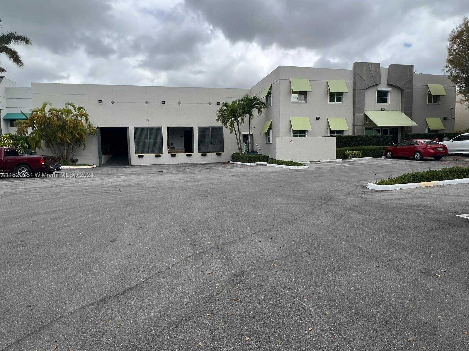 Small Image of 8299 NORTH WEST 30TH TER, Doral Number 2