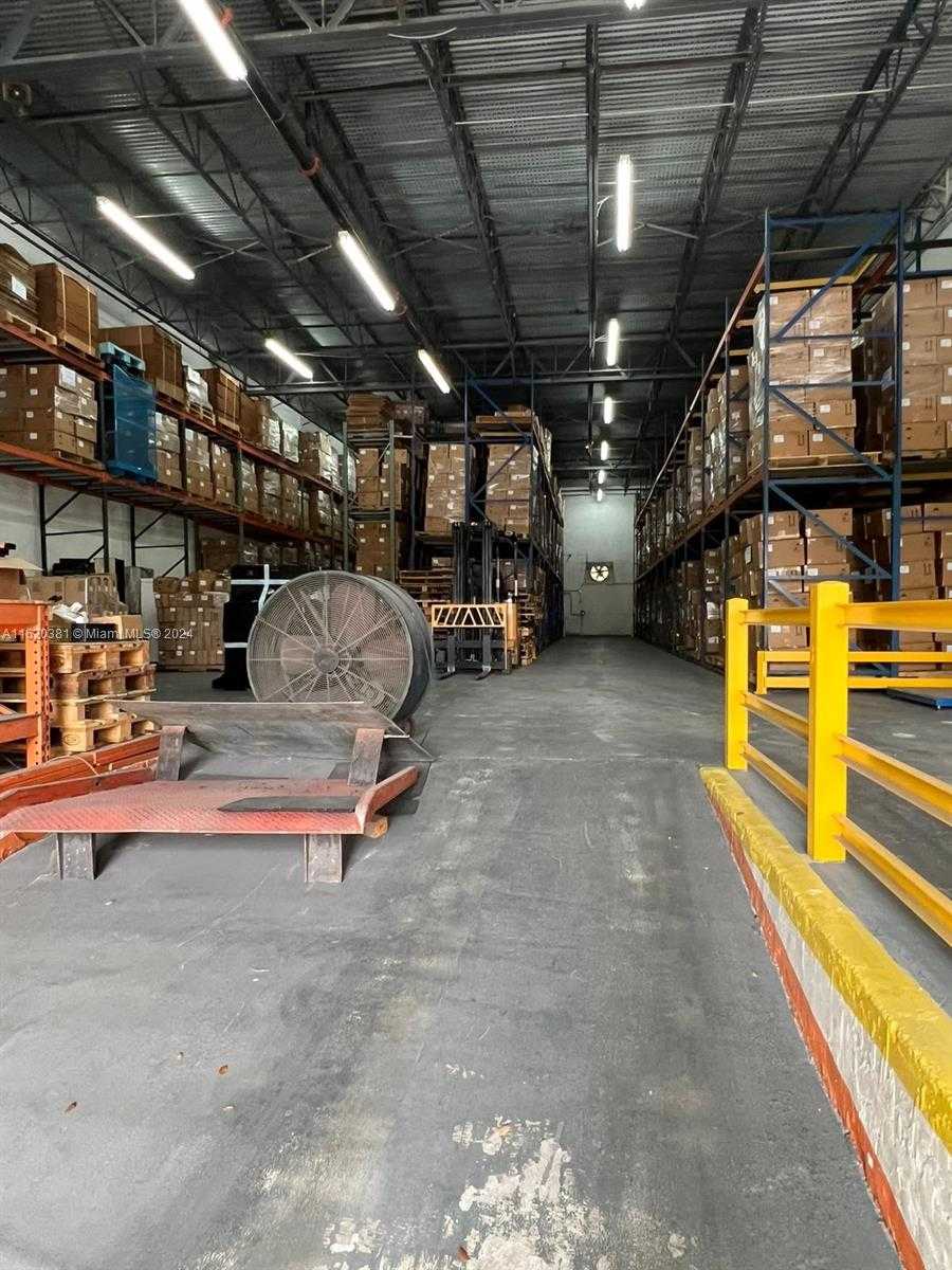 Small Image of 8299 NORTH WEST 30TH TER, Doral Number 4