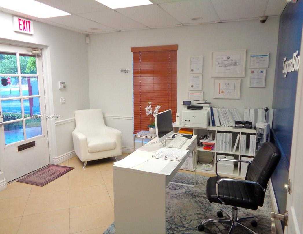 Small Image of 7737 NORTH UNIVERSITY DR ##101, Tamarac Number 3
