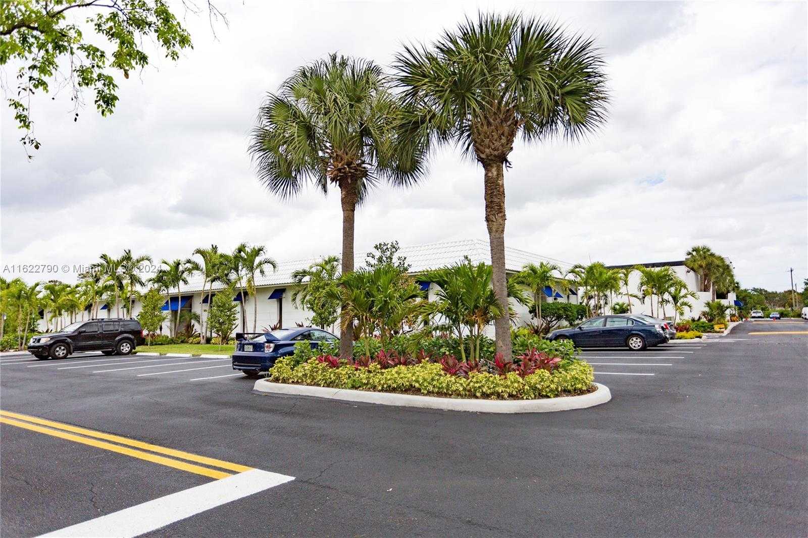 Small Image of 2001 CYPRESS CREEK #103, Fort Lauderdale Number 2