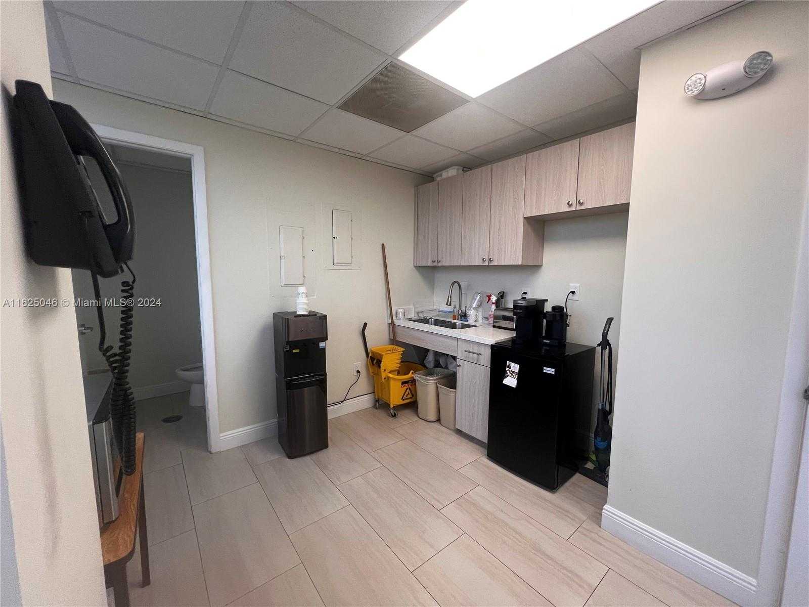 Small Image of 1 SOUTH WEST 129TH AVE #401, Pembroke Pines Number 3