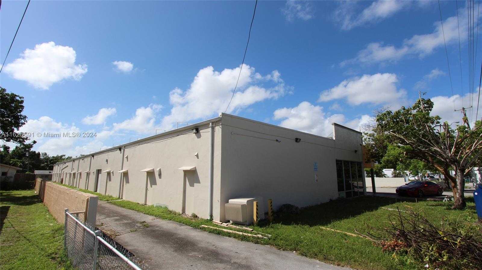 Small Image of 1620 NORTH EAST 148 ST #1630, North Miami Number 3