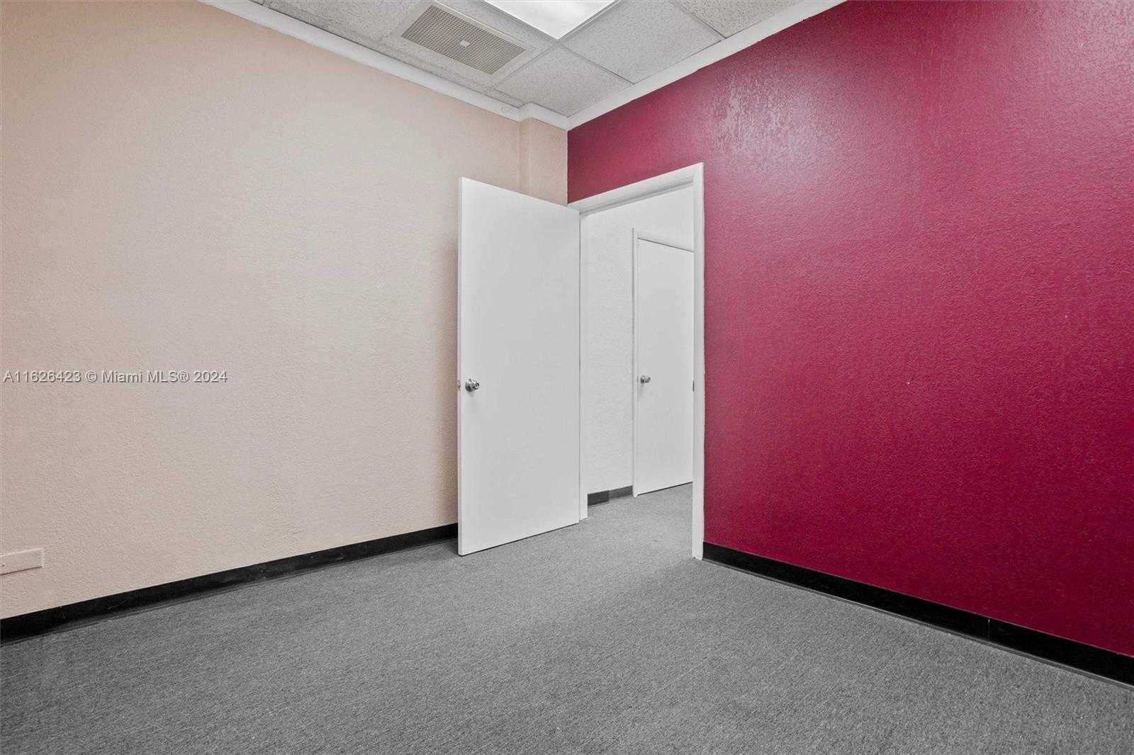 Small Image of 2003 CYPRESS CREEK #102, Fort Lauderdale Number 10