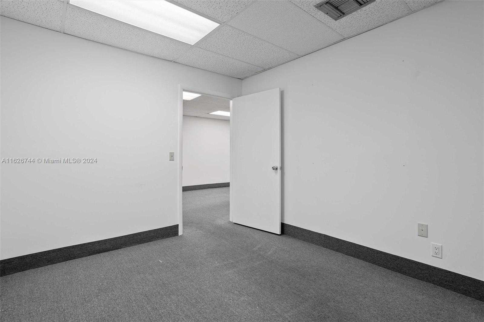 Small Image of 2001 CYPRESS CREEK #207-209, Fort Lauderdale Number 27