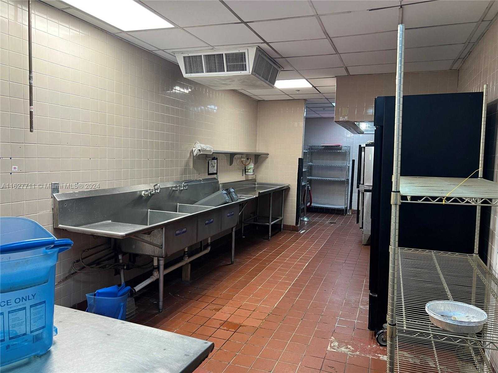 Small Image of 148 NORTH WEST 167TH ST, Miami Number 10