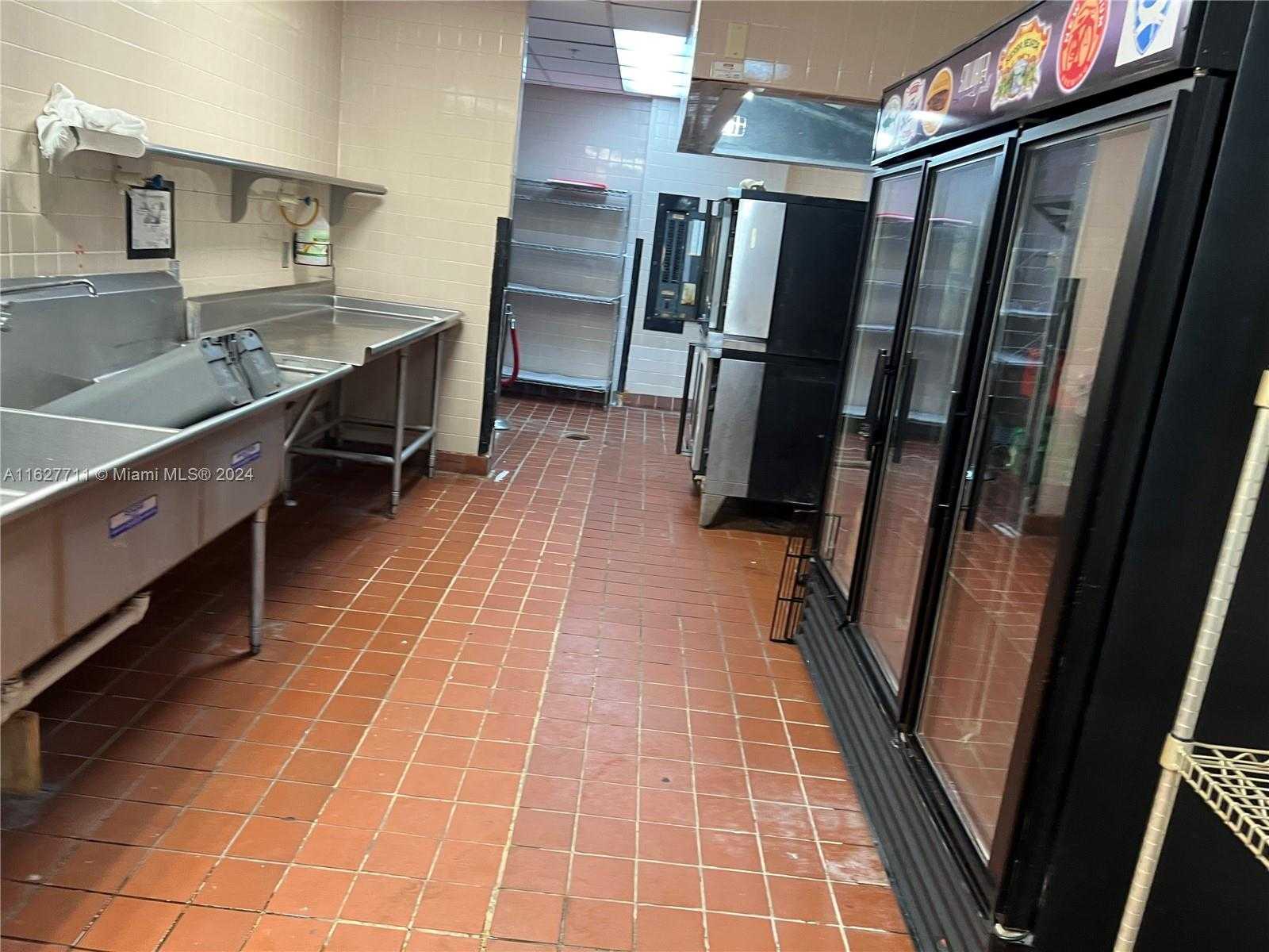 Small Image of 148 NORTH WEST 167TH ST, Miami Number 15