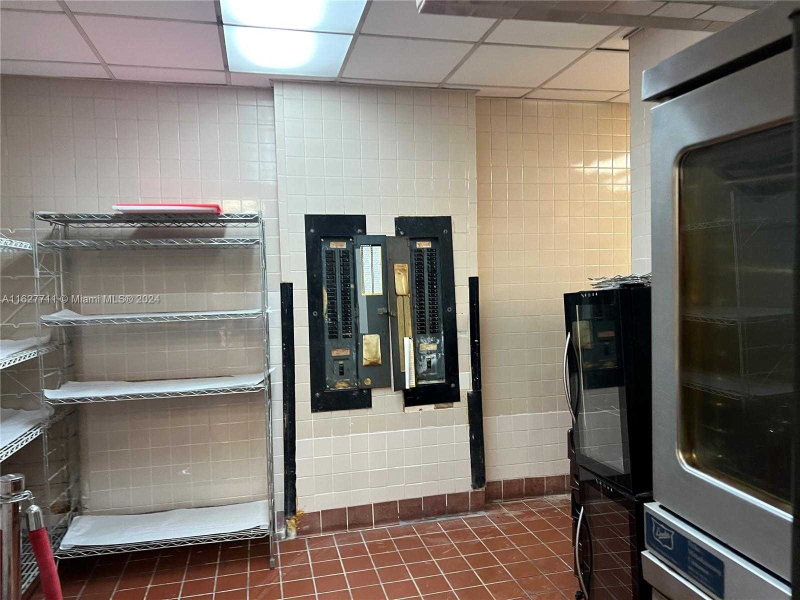 Small Image of 148 NORTH WEST 167TH ST, Miami Number 16