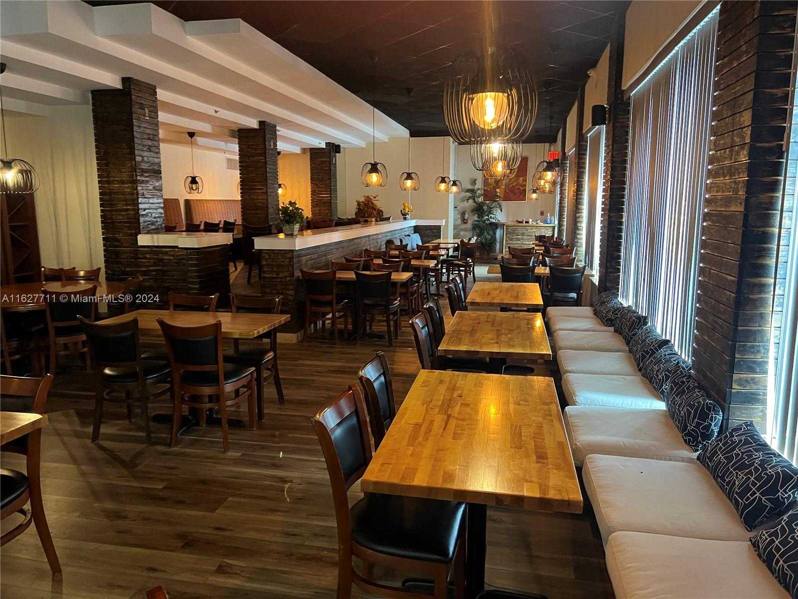 Small Image of 148 NORTH WEST 167TH ST, Miami Number 2
