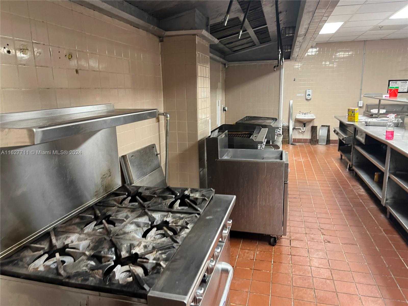 Small Image of 148 NORTH WEST 167TH ST, Miami Number 24