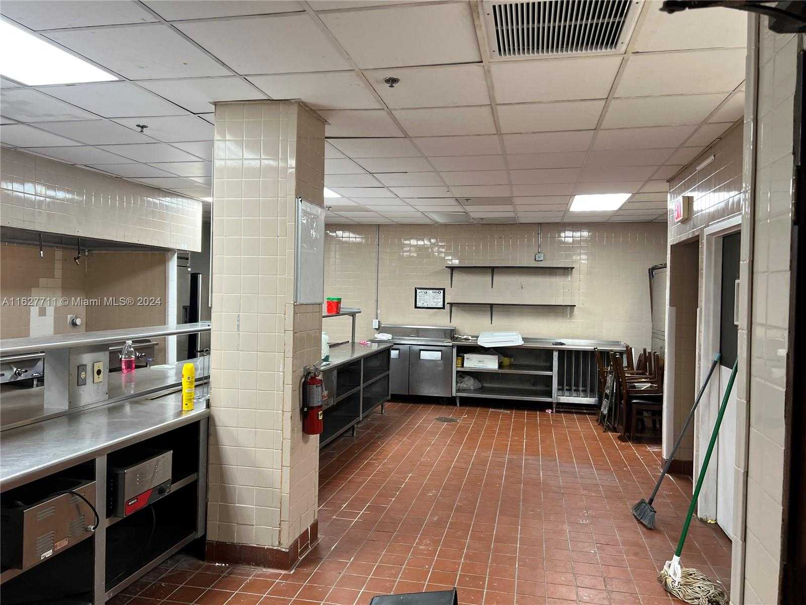 Small Image of 148 NORTH WEST 167TH ST, Miami Number 6