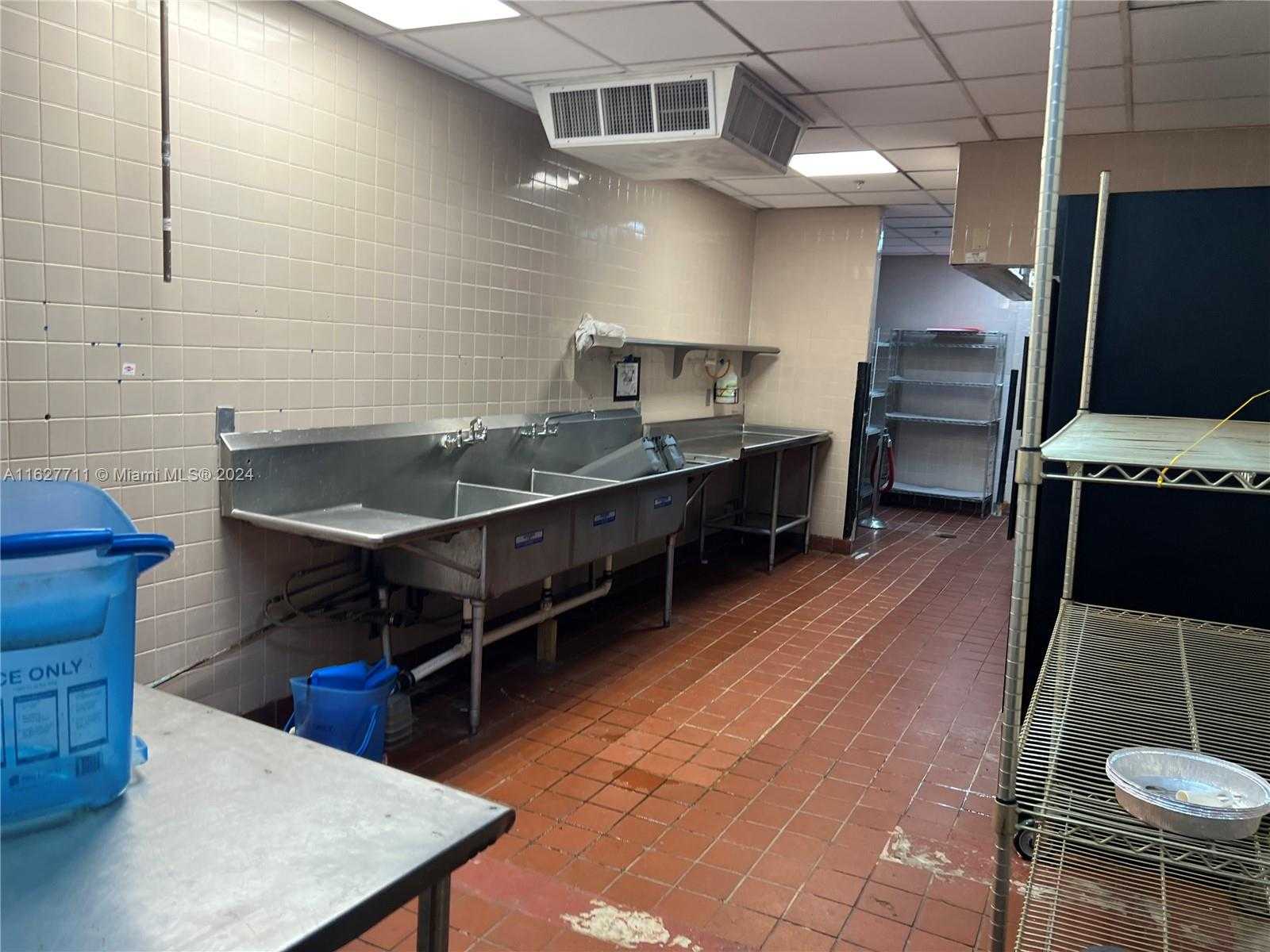 Small Image of 148 NORTH WEST 167TH ST, Miami Number 9