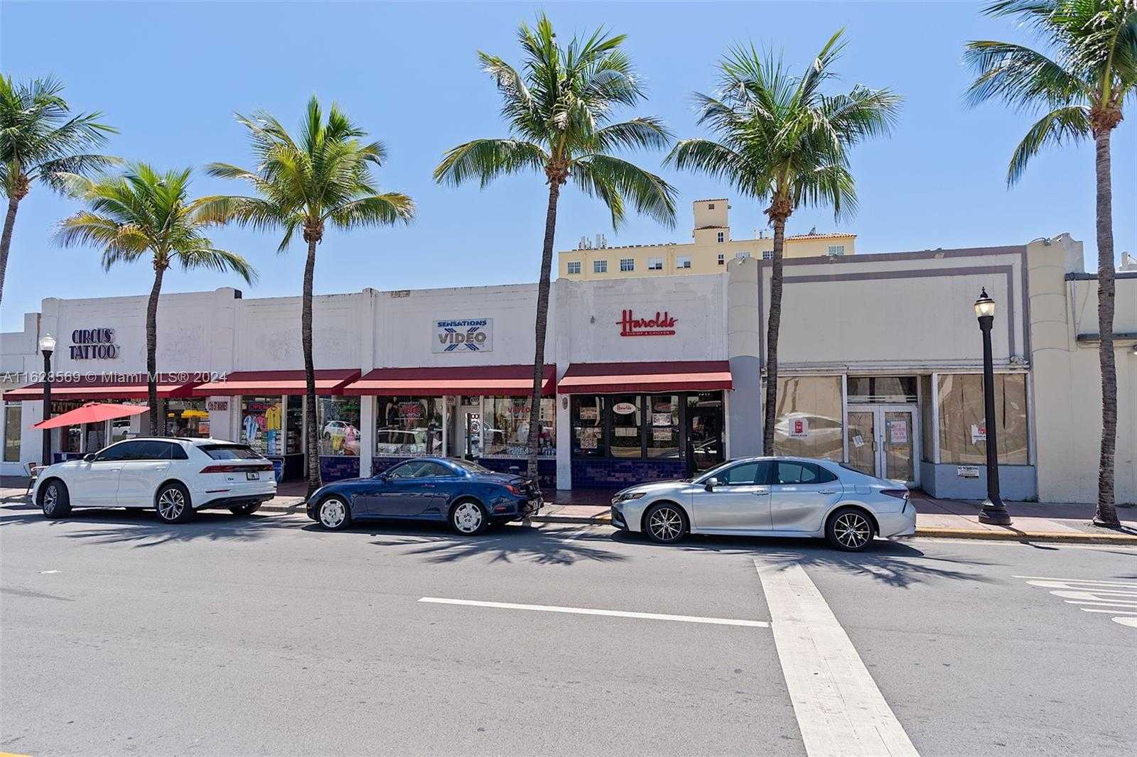 Small Image of 1323 WASHINGTON AVE, Miami Beach Number 2