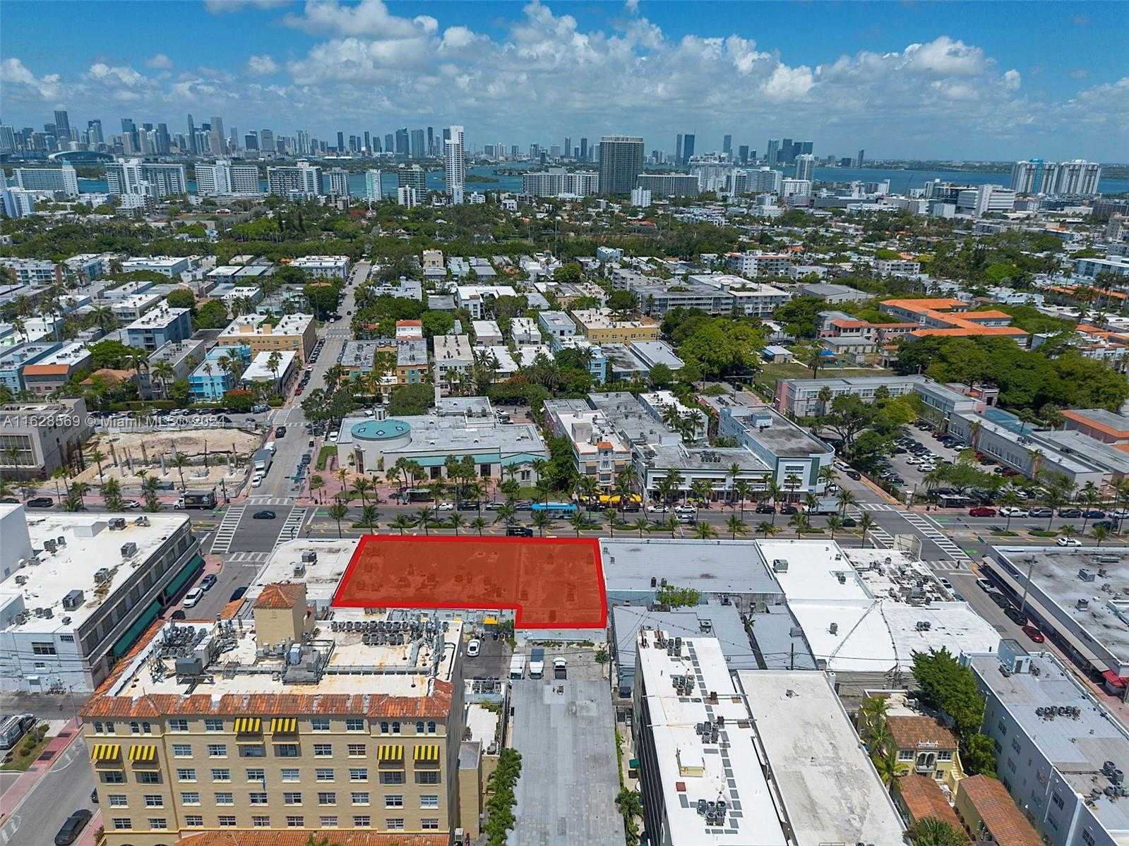 Small Image of 1323 WASHINGTON AVE, Miami Beach Number 4