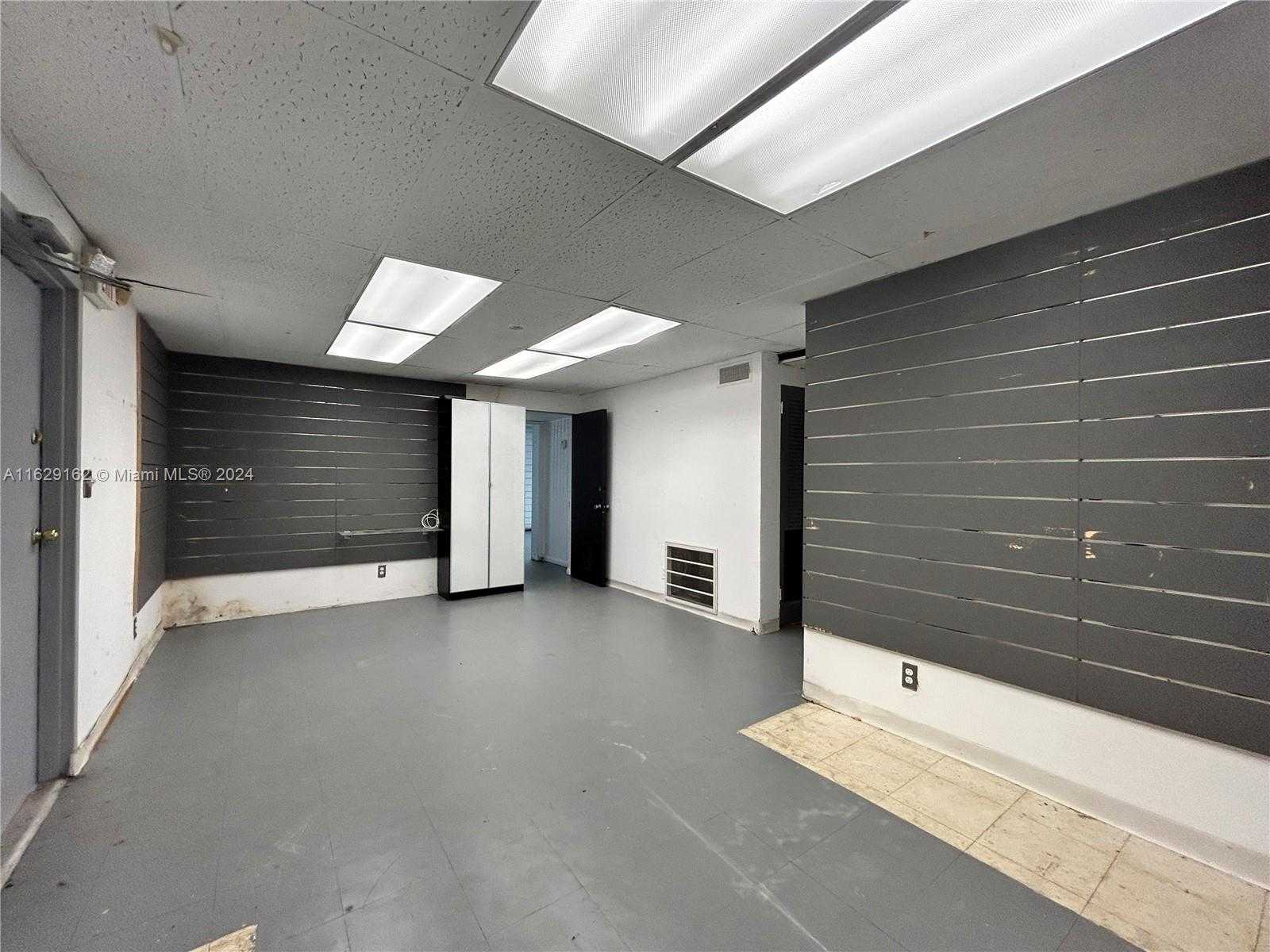 Small Image of 1100 SOUTH DIXIE HWY, Hollywood Number 12
