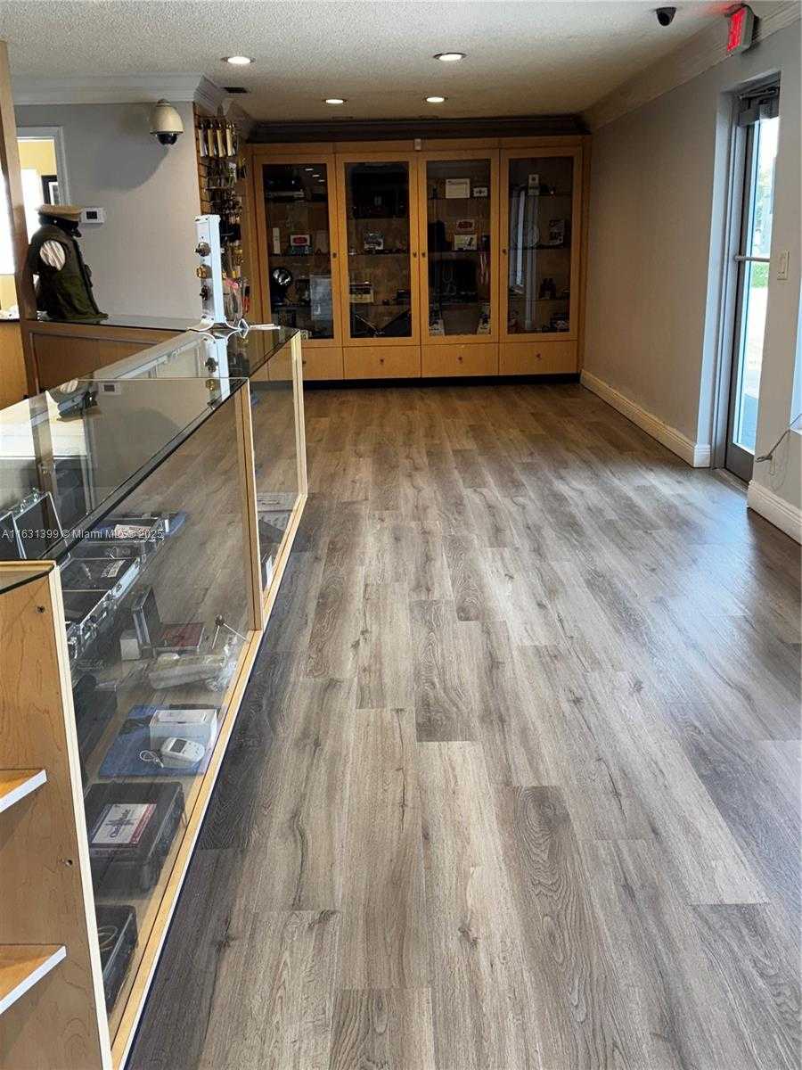 Small Image of 600 WEST OAKLAND PARK BLVD, Wilton Manors Number 10
