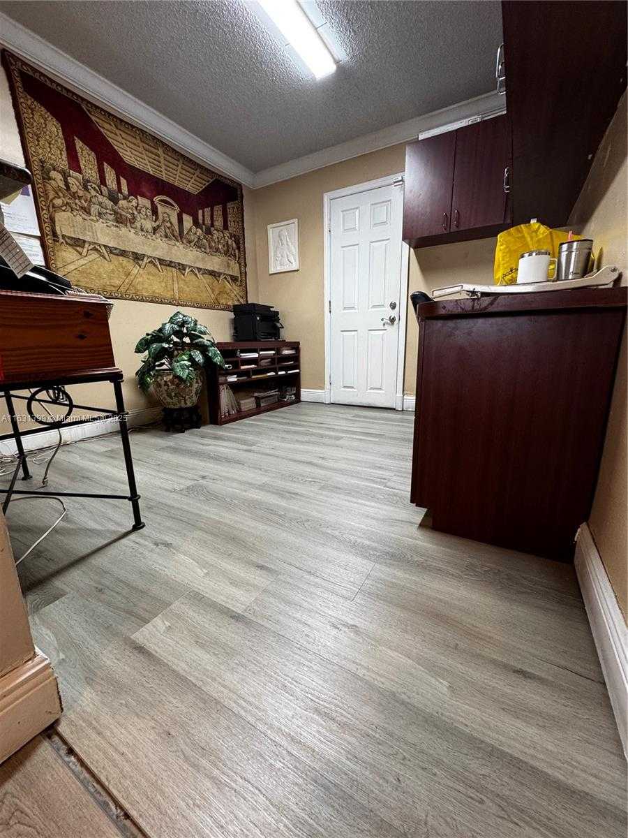 Small Image of 600 WEST OAKLAND PARK BLVD, Wilton Manors Number 17