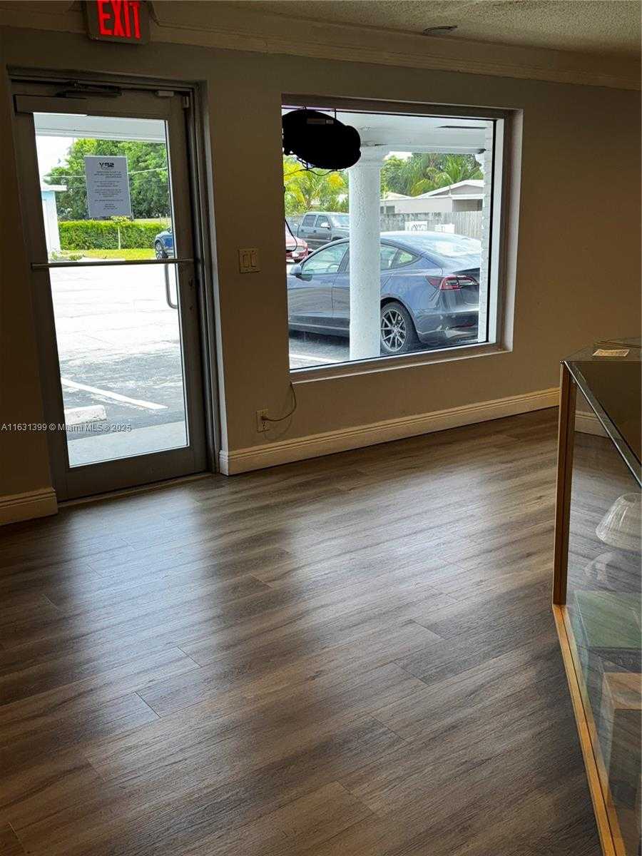 Small Image of 600 WEST OAKLAND PARK BLVD, Wilton Manors Number 8