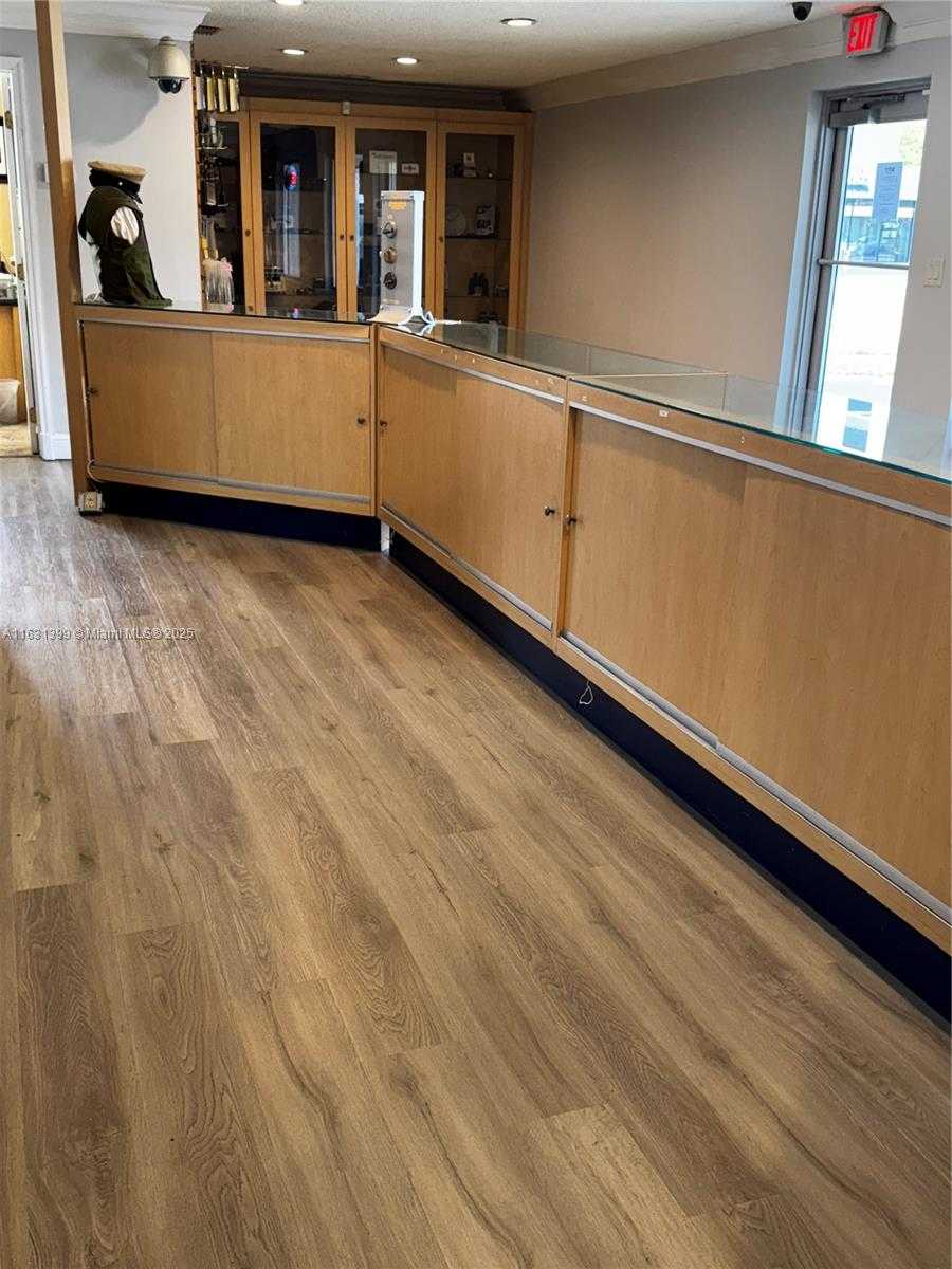 Small Image of 600 WEST OAKLAND PARK BLVD, Wilton Manors Number 9