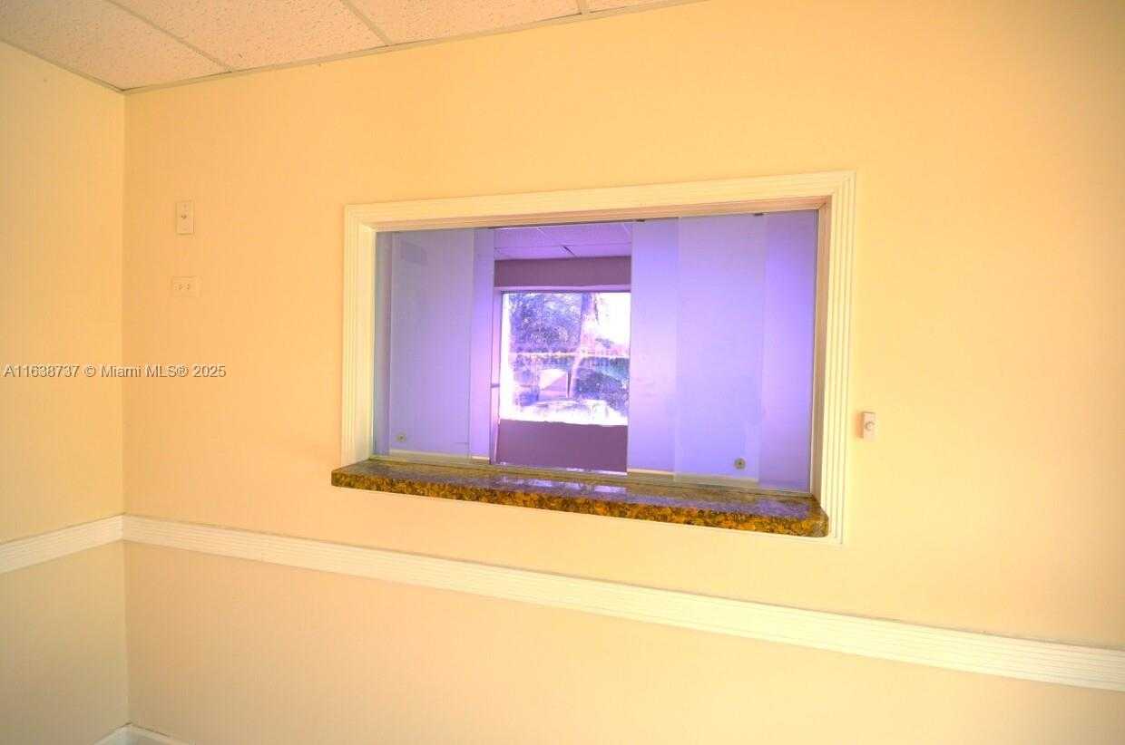 Small Image of 8411 BISCAYNE BLVD, Miami Number 6