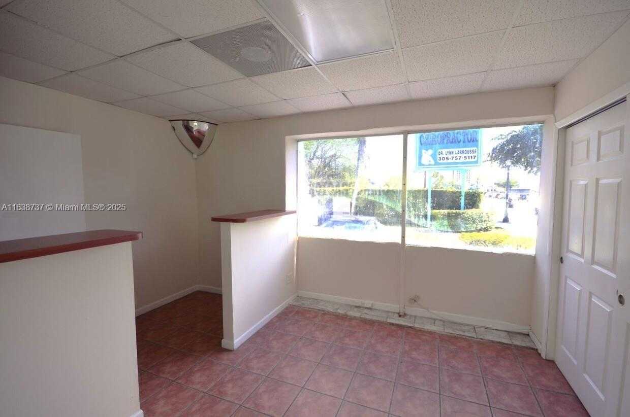 Small Image of 8411 BISCAYNE BLVD, Miami Number 8