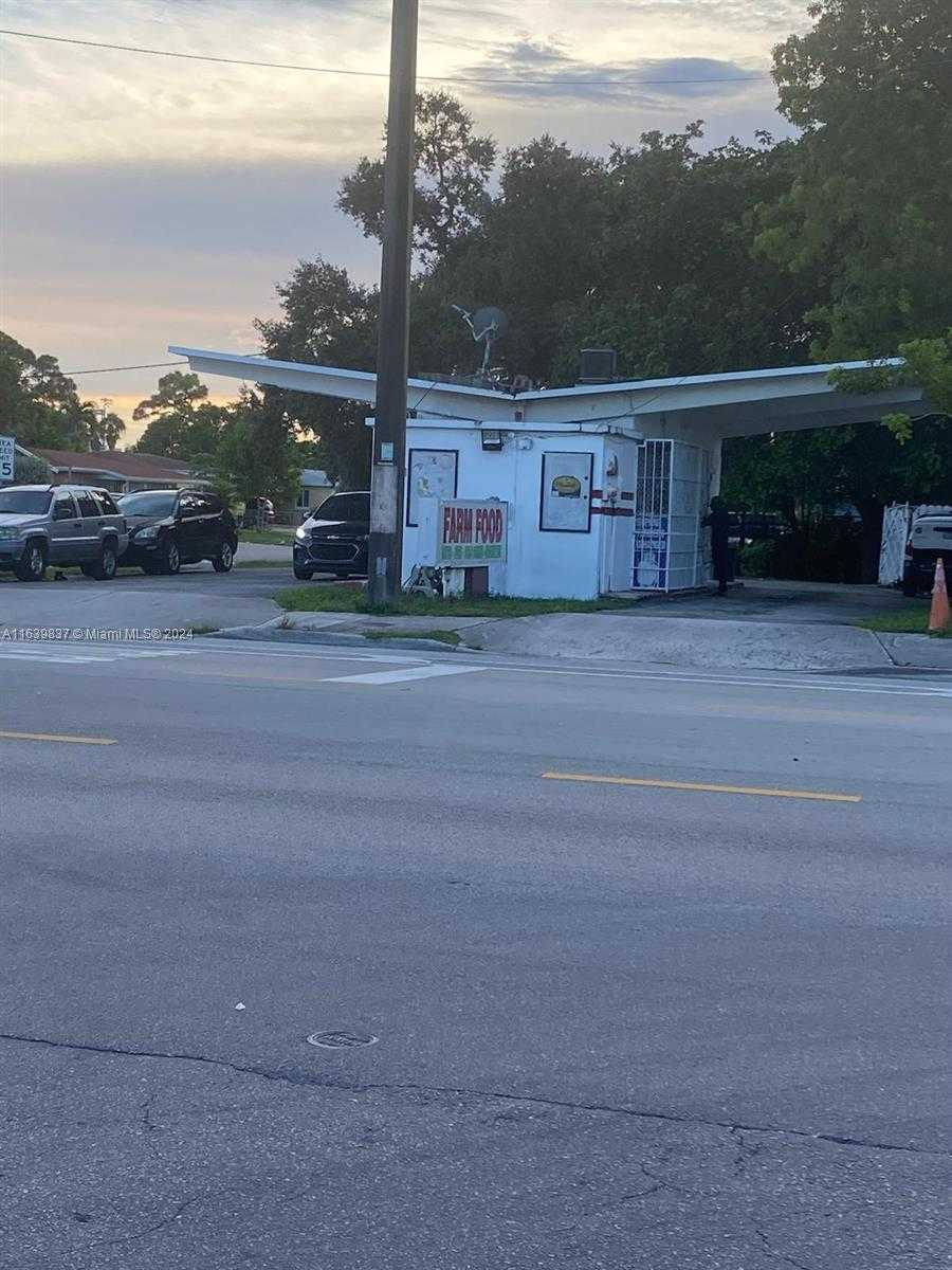 Small Image of 891 SOUTH WEST 27TH AVE, Fort Lauderdale Number 2