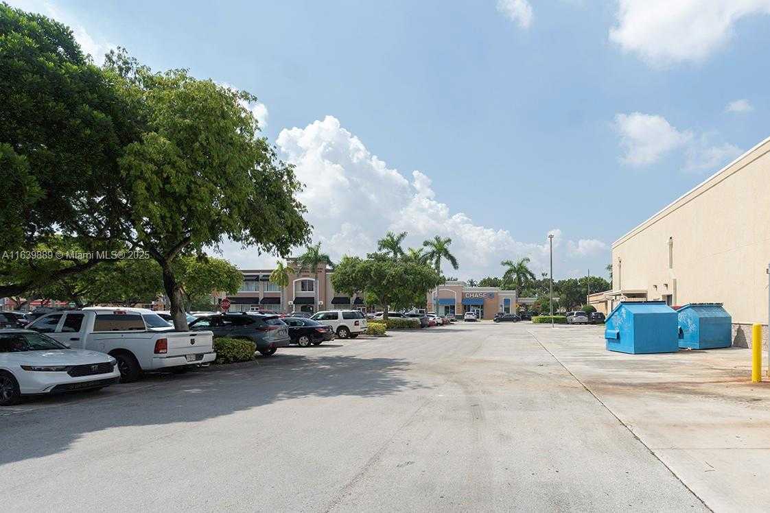 Small Image of 12610 SOUTH WEST 120TH ST, Miami Number 14