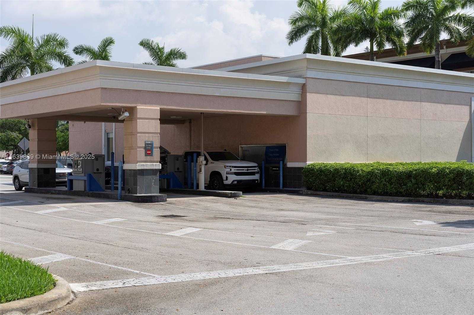 Small Image of 12610 SOUTH WEST 120TH ST, Miami Number 9