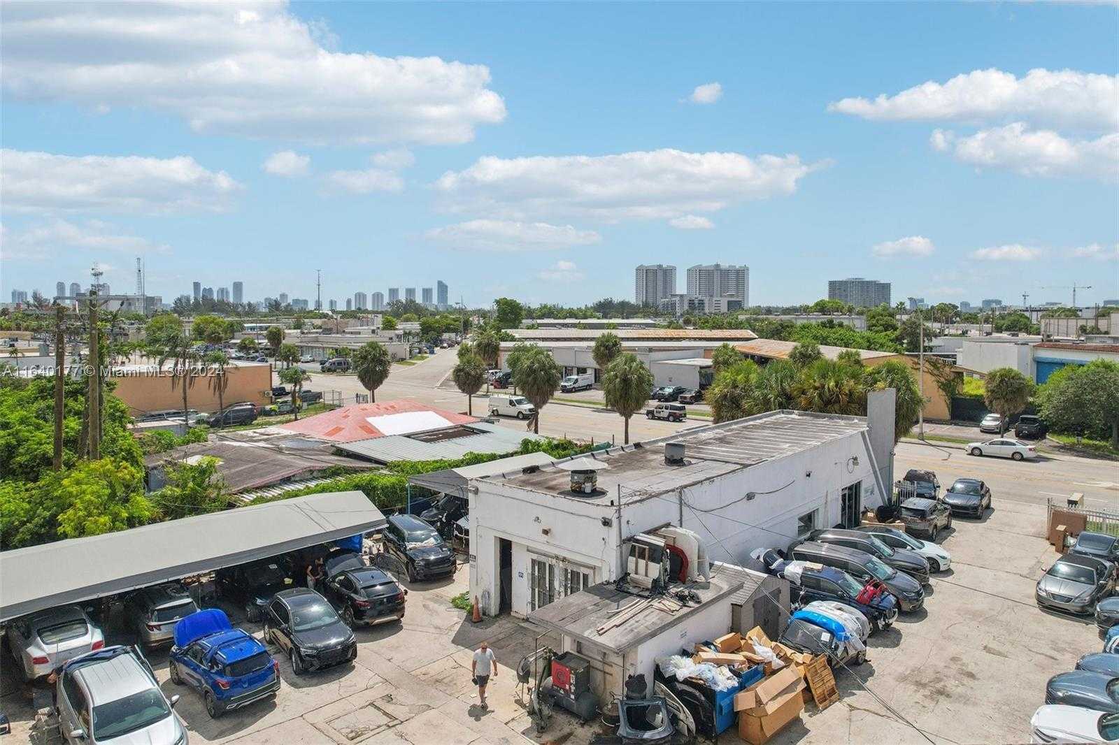 Small Image of 15150 WEST DIXIE HWY, North Miami Beach Number 10