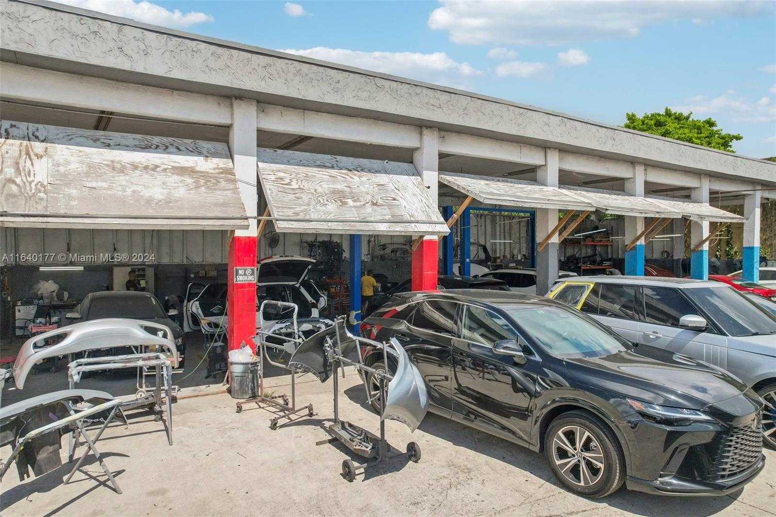 Small Image of 15150 WEST DIXIE HWY, North Miami Beach Number 13