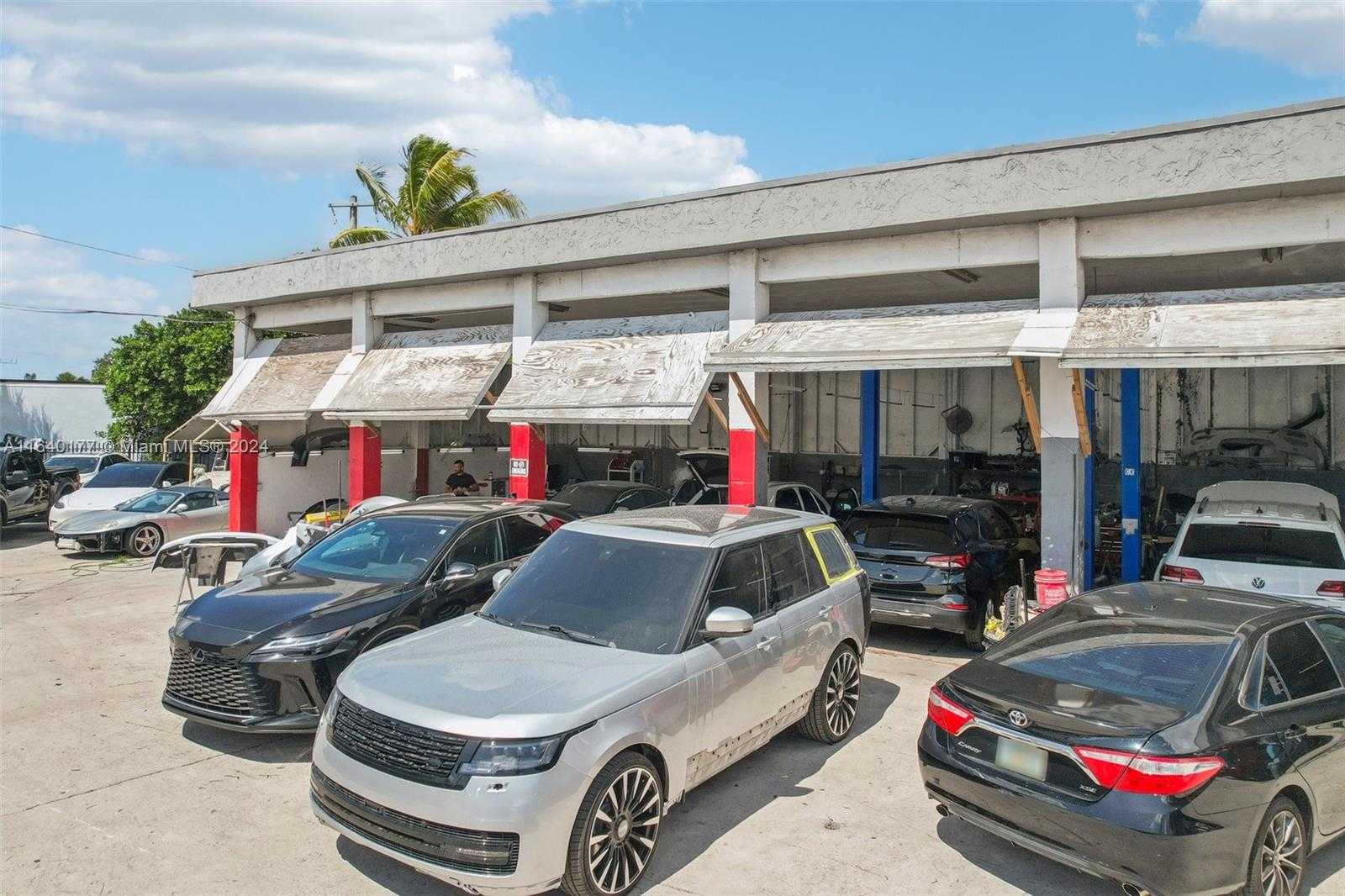 Small Image of 15150 WEST DIXIE HWY, North Miami Beach Number 14
