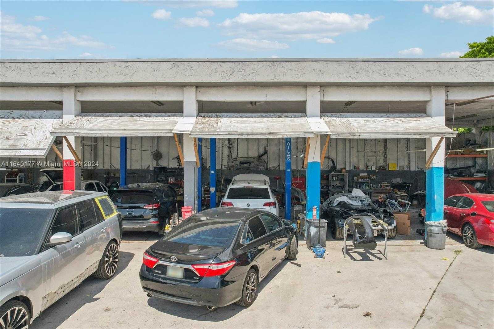 Small Image of 15150 WEST DIXIE HWY, North Miami Beach Number 16