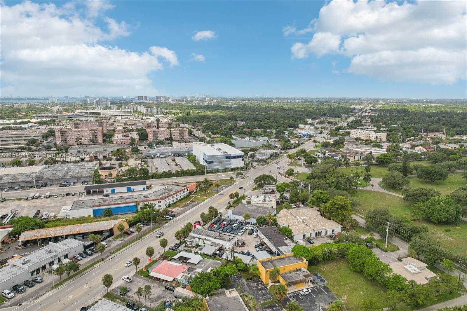 Small Image of 15150 WEST DIXIE HWY, North Miami Beach Number 30