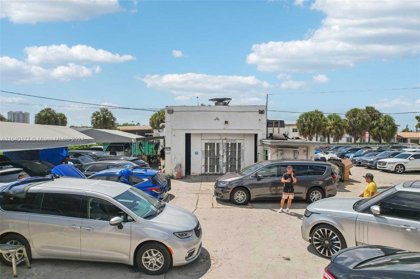 Small Image of 15150 WEST DIXIE HWY, North Miami Beach Number 31
