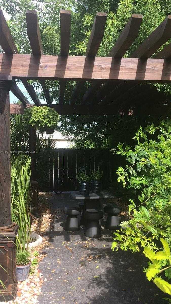 Small Image of 102 NORTH FEDERAL HWY, Dania Beach Number 12