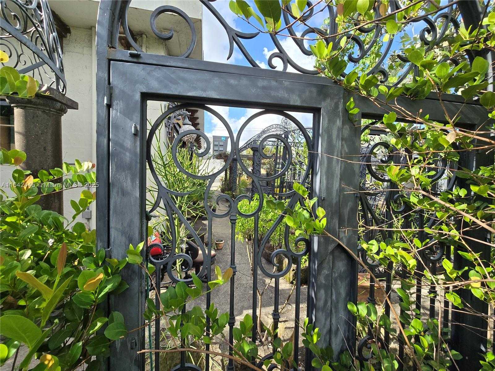 Small Image of 102 NORTH FEDERAL HWY, Dania Beach Number 4