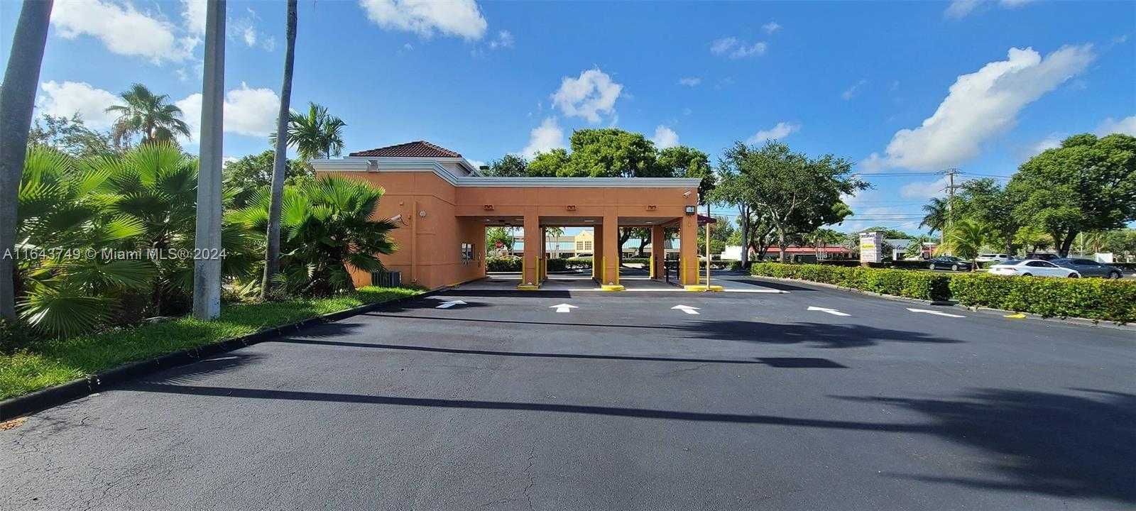 Small Image of 5300 COCONUT CREEK PKWY, Margate Number 3