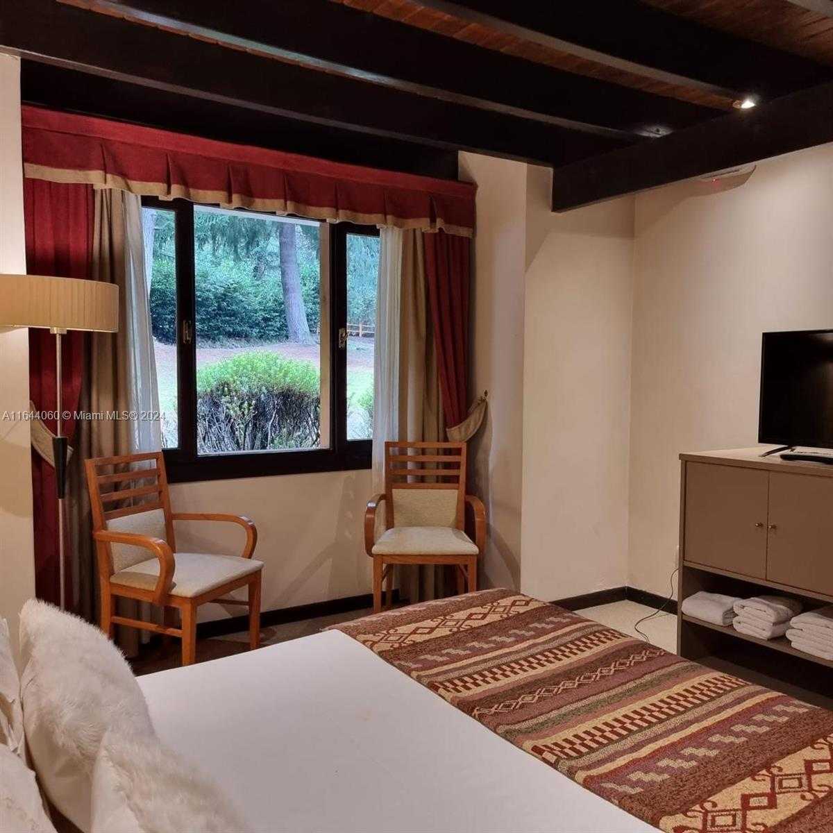 Small Image of PUERTO MANZANO VILLA LA ANGOSTURA, Out of City Number 7