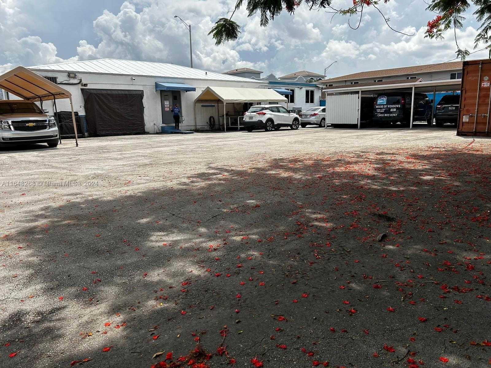 Small Image of Hialeah Number 3