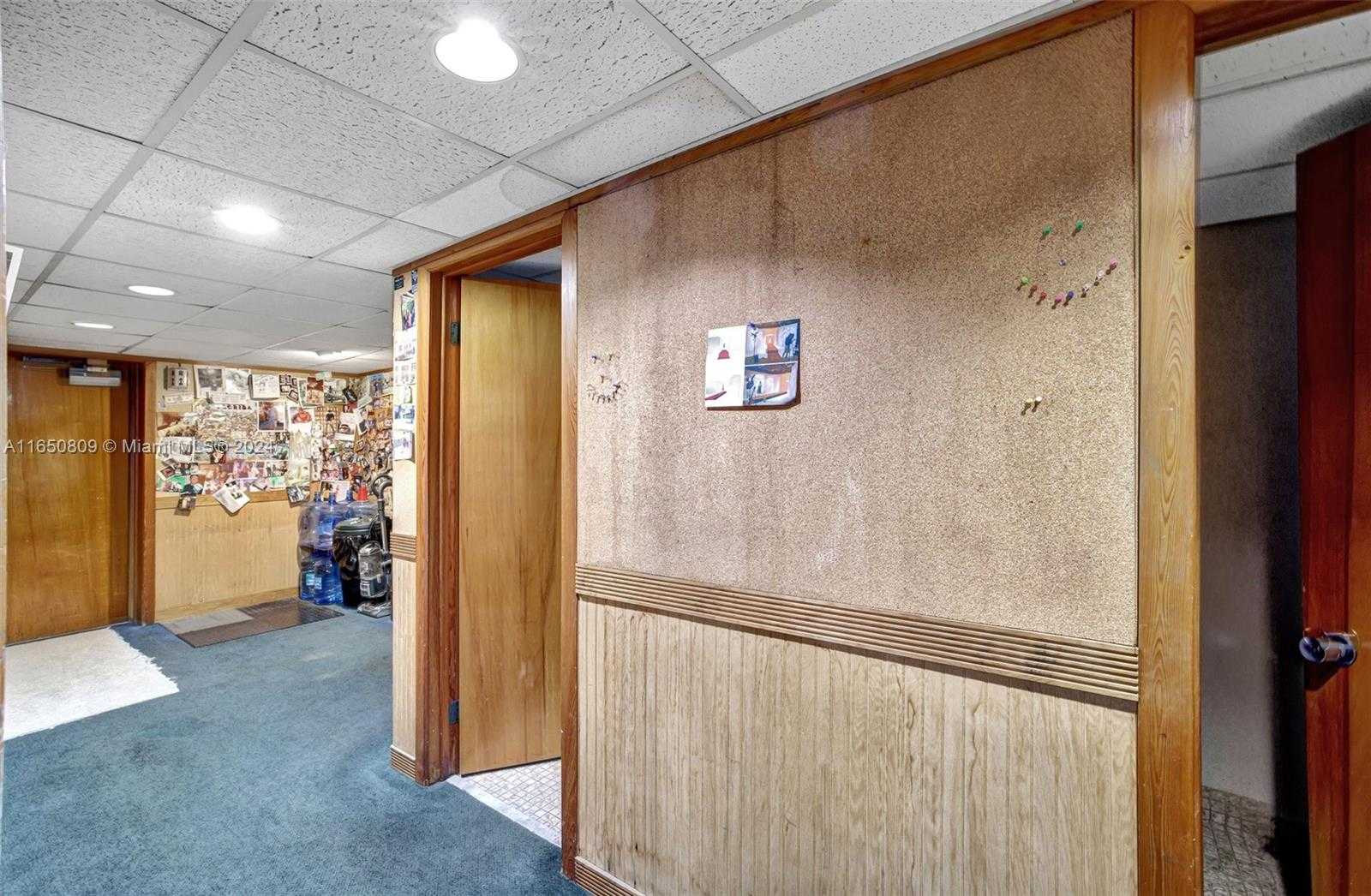Small Image of 15221 NORTH EAST 21ST AVE, North Miami Beach Number 11