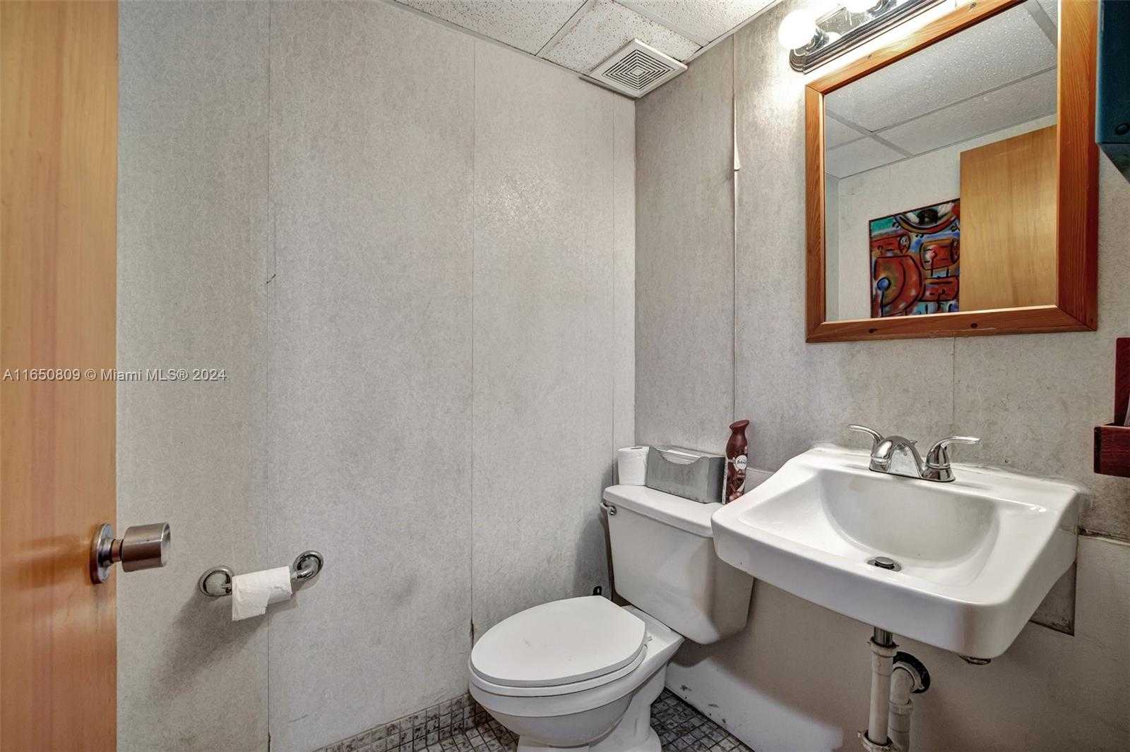 Small Image of 15221 NORTH EAST 21ST AVE, North Miami Beach Number 12