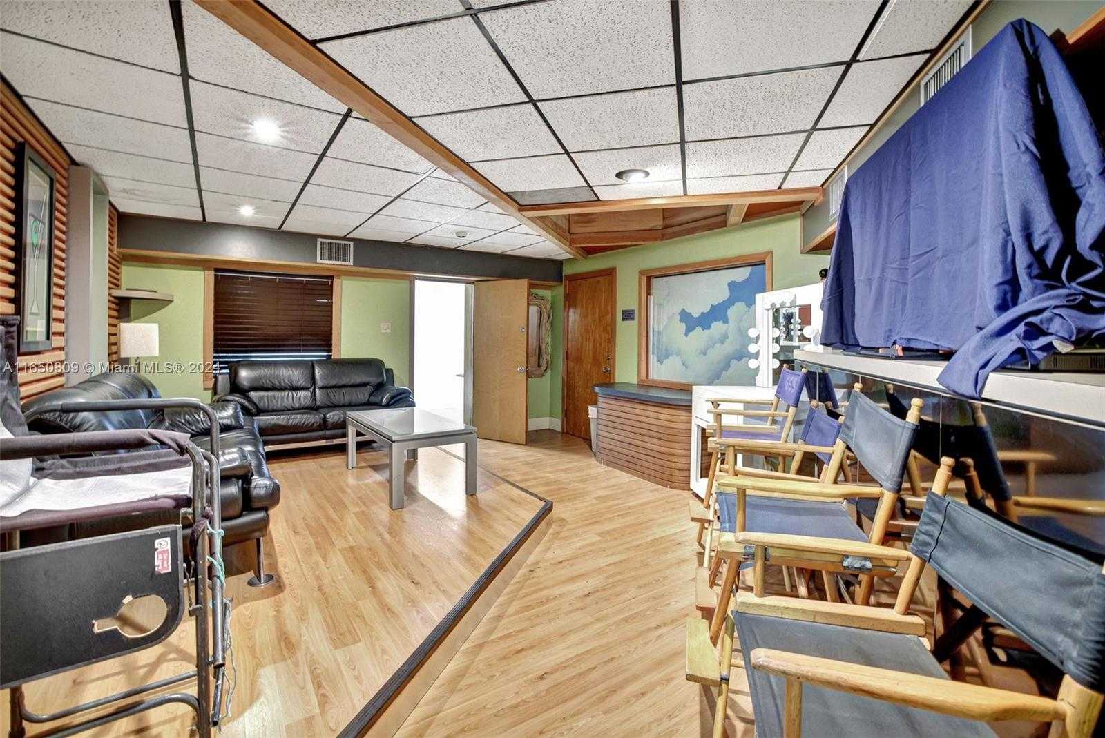 Small Image of 15221 NORTH EAST 21ST AVE, North Miami Beach Number 18