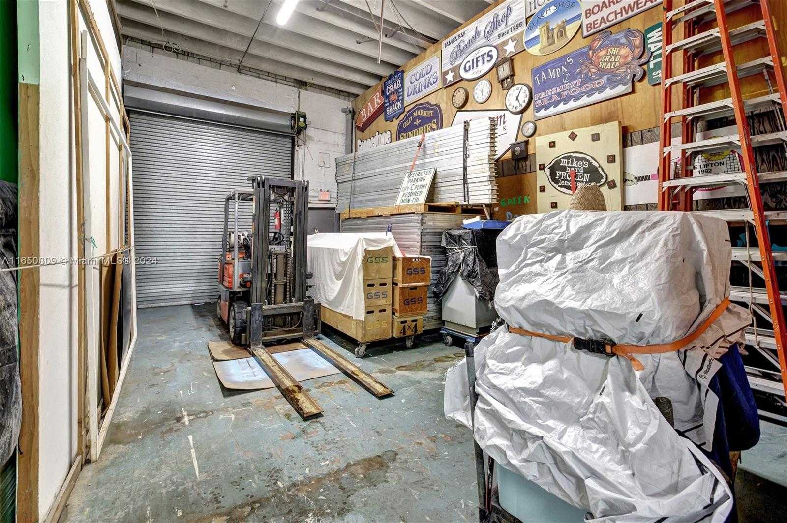 Small Image of 15221 NORTH EAST 21ST AVE, North Miami Beach Number 27