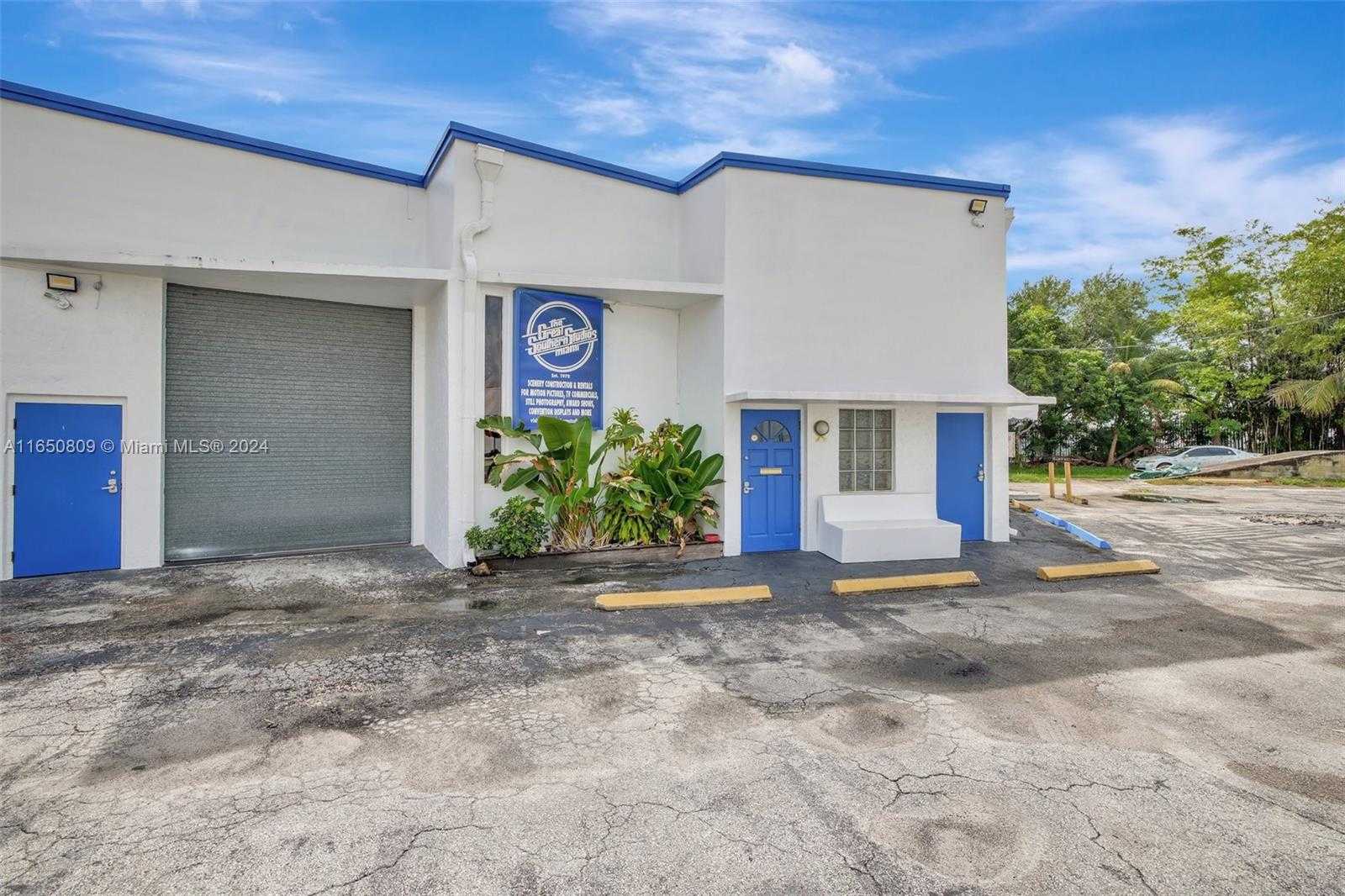 Small Image of 15221 NORTH EAST 21ST AVE, North Miami Beach Number 33