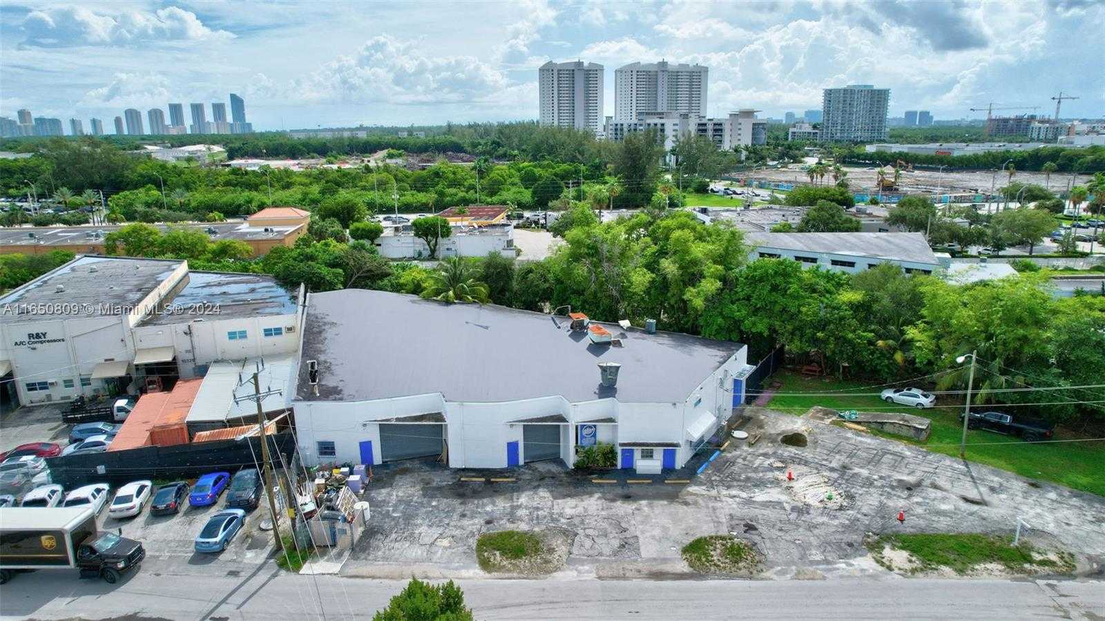 Small Image of 15221 NORTH EAST 21ST AVE, North Miami Beach Number 5