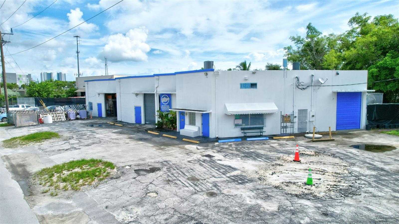 Small Image of 15221 NORTH EAST 21ST AVE, North Miami Beach Number 52