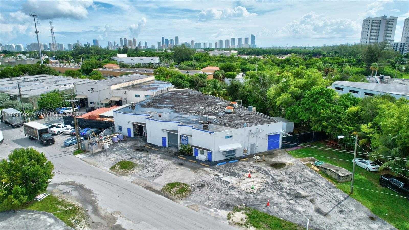 Small Image of 15221 NORTH EAST 21ST AVE, North Miami Beach Number 55